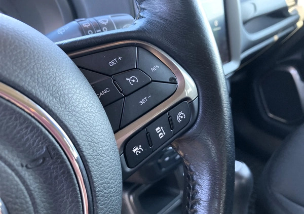 Jeep Renegade cena 74900 przebieg: 123500, rok produkcji 2019 z Warszawa małe 211
